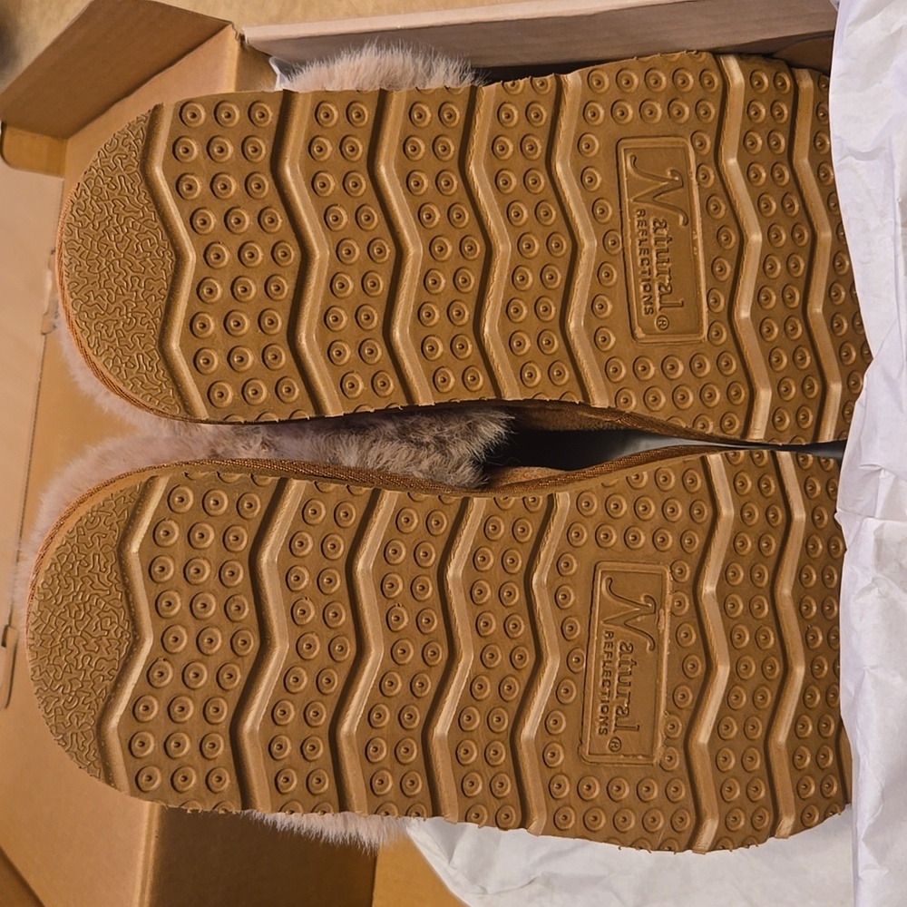 Feels like UGGs! - Tan Fur Trim Booties - Picture 4 of 7